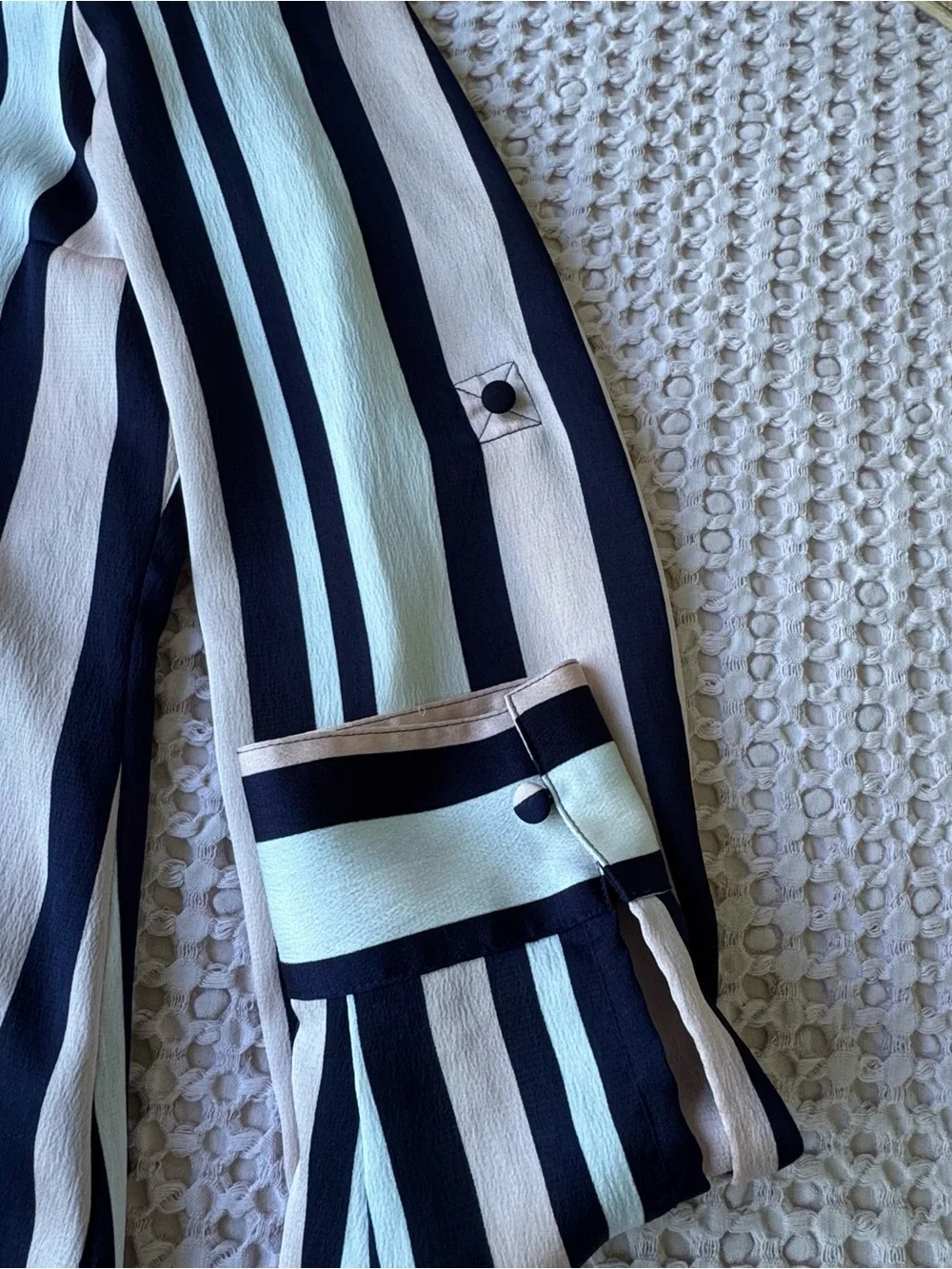 Express Portofino Blouse Striped Ruffle-Trim Button Front S Blush &Navy Preowned